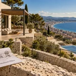 Architecture cote d azur, villa contemporaine à Nice sur restanques, vue mer
