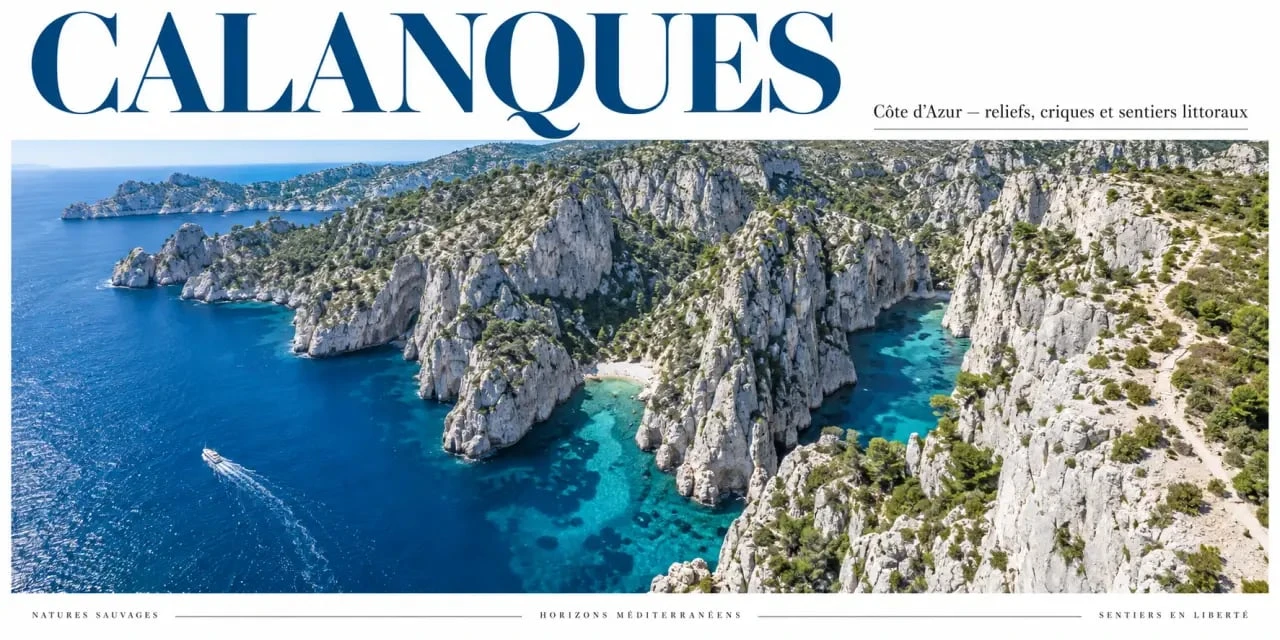 Vol hélicoptère Côte d’Azur au-dessus des calanques et des falaises