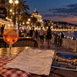 evenements cote d azur : marché nocturne sur la Promenade des Anglais à Nice au crépuscule