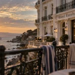 Hôtel Excelsior côte d azur saint raphaël photos : façade Belle Époque face à la mer depuis la Promenade des Bains