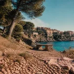 Printemps cote d azur : criques, villages et littoral au calme