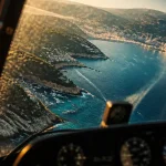 Vol helicoptere cote d azur : vue depuis l’habitacle sur Monaco et la mer turquoise