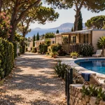 Camping 3 étoiles cote d azur : piscine et transats
