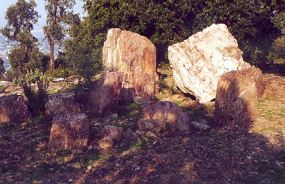 Dolmen de la Gaillarde, à Roquebrune-sur-Argens