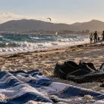 Plus belles plages Hyères : Almanarre, sable et mer agitée par le vent