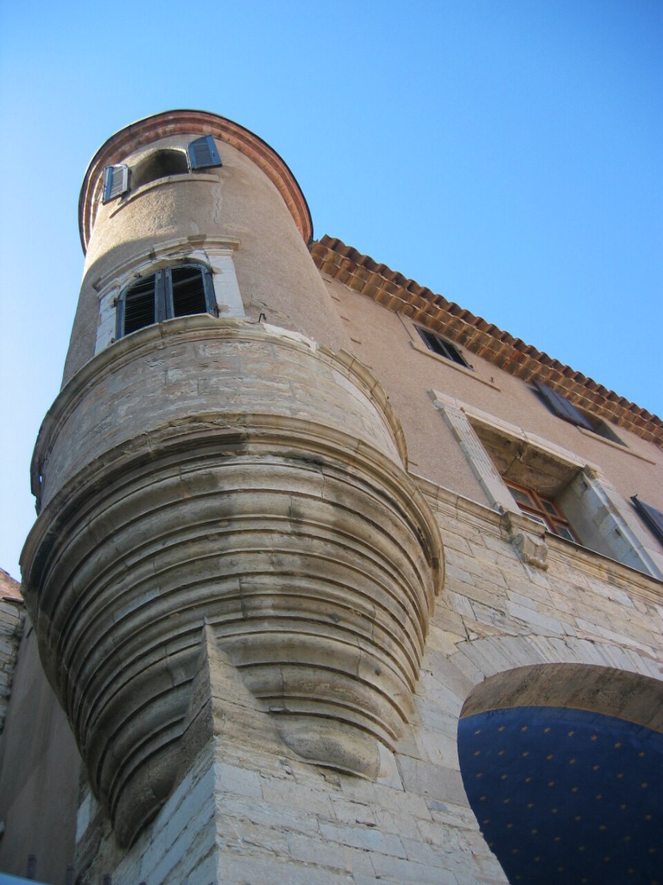 Porte Saint-Paul, dans la vieille ville d'Hyères