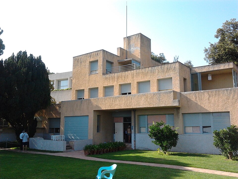 Entrée de la villa Noailles à Hyères